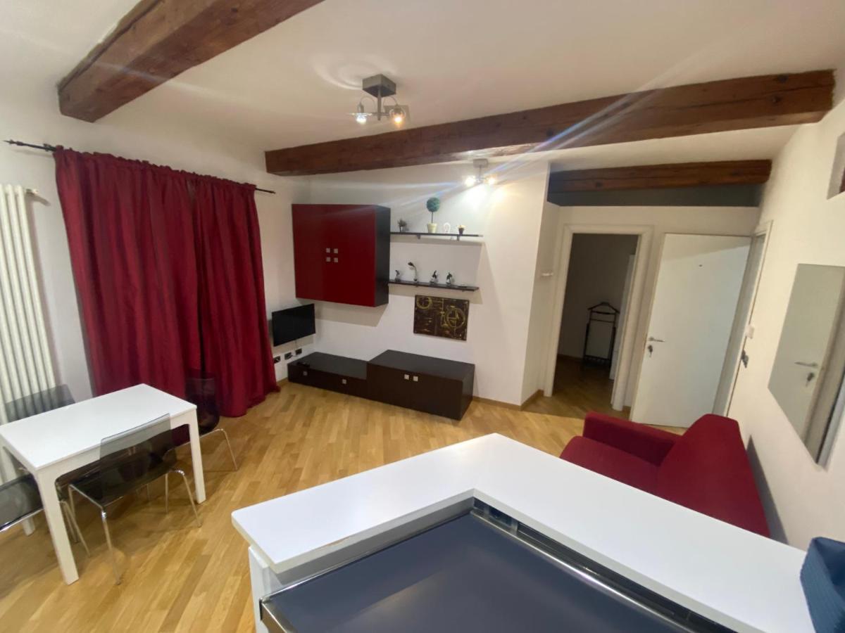 B&B And Home La Piazzetta Della Pioggia Bologna Buitenkant foto