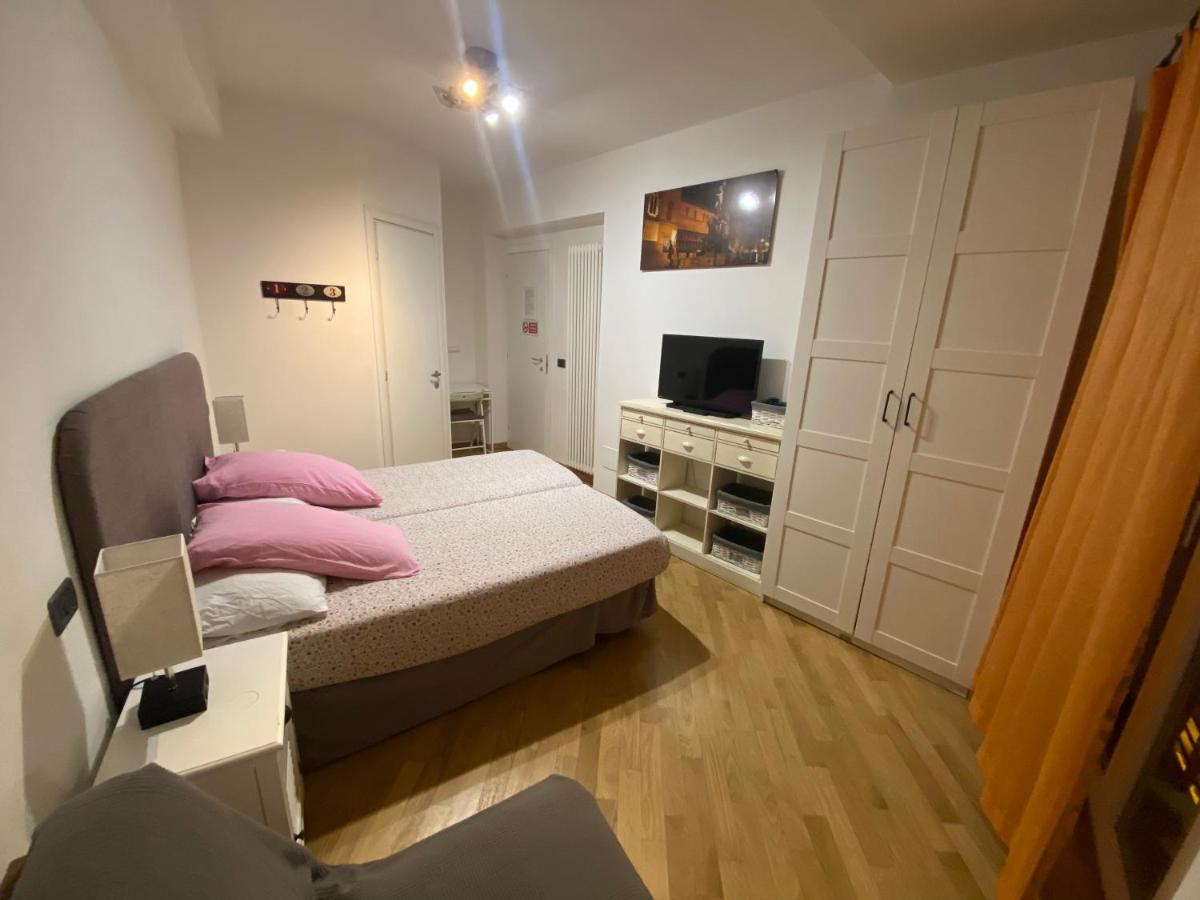 B&B And Home La Piazzetta Della Pioggia Bologna Buitenkant foto