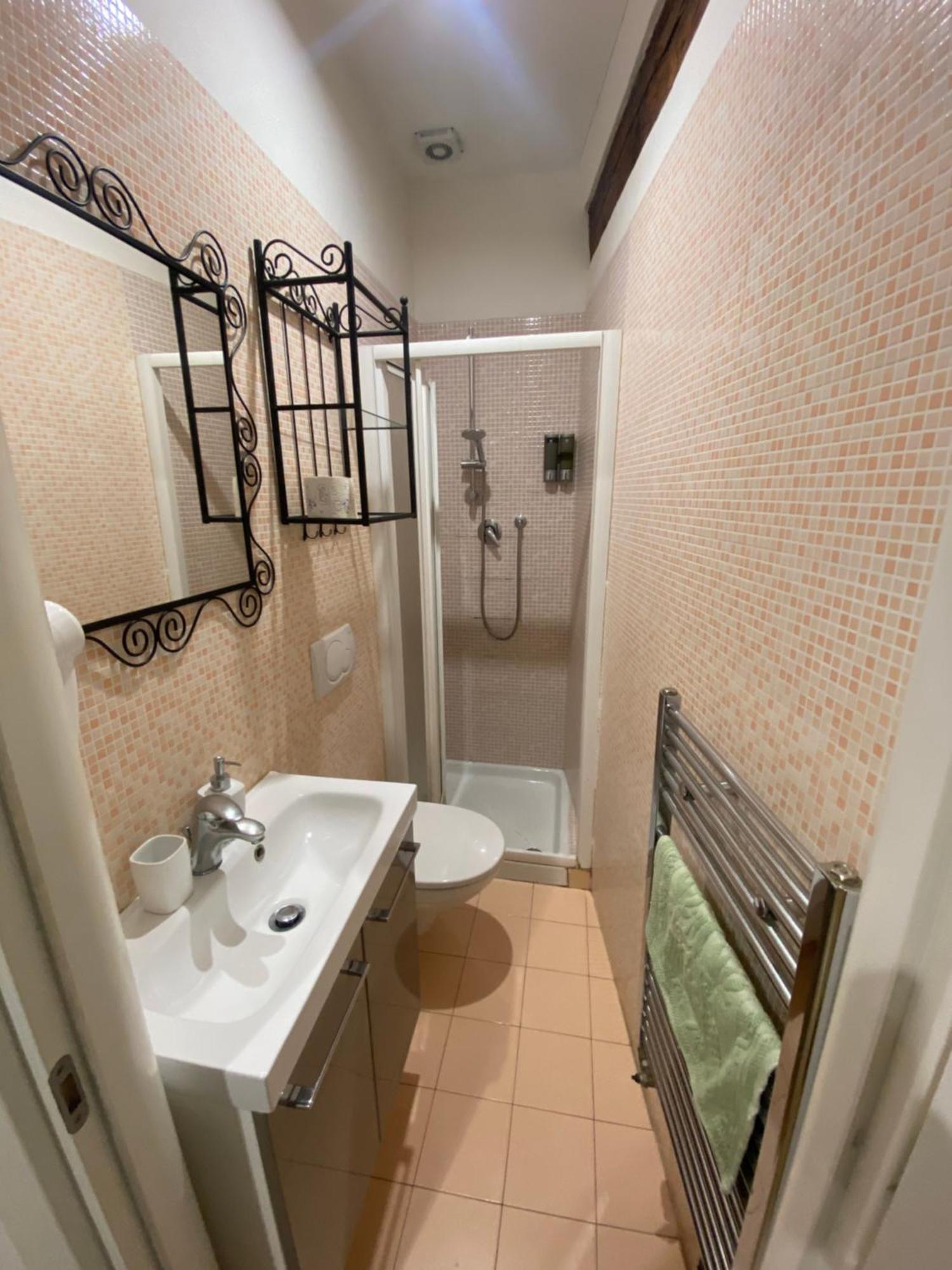B&B And Home La Piazzetta Della Pioggia Bologna Buitenkant foto