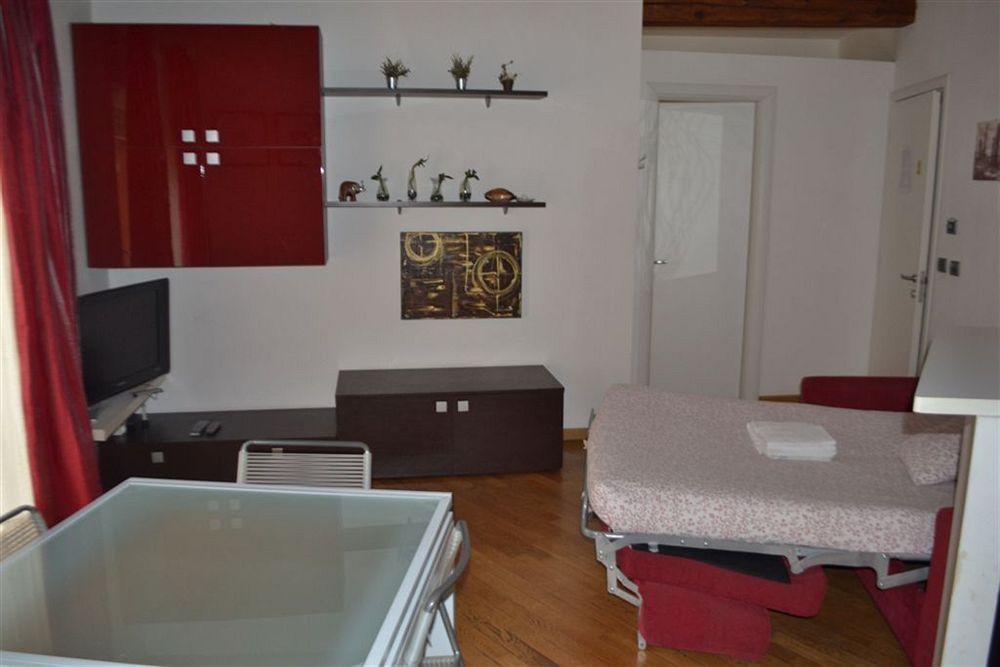 B&B And Home La Piazzetta Della Pioggia Bologna Buitenkant foto