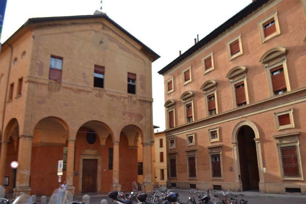 B&B And Home La Piazzetta Della Pioggia Bologna Buitenkant foto